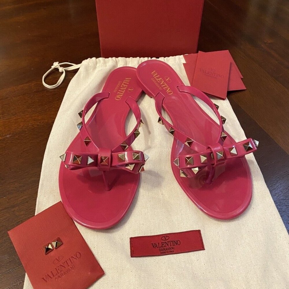 Valentino Garavani *Rockstud* Jelly Thong Sandal~ Fuchsia 38